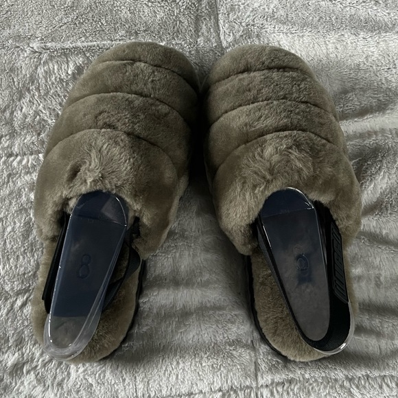 New Ugg Size 8 w super fluff slipper - Picture 3 of 14